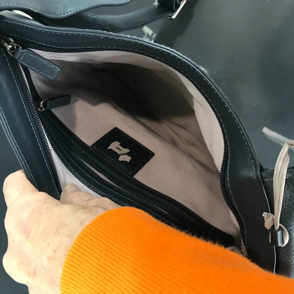 Navy Leather Radley London Crossbody bag